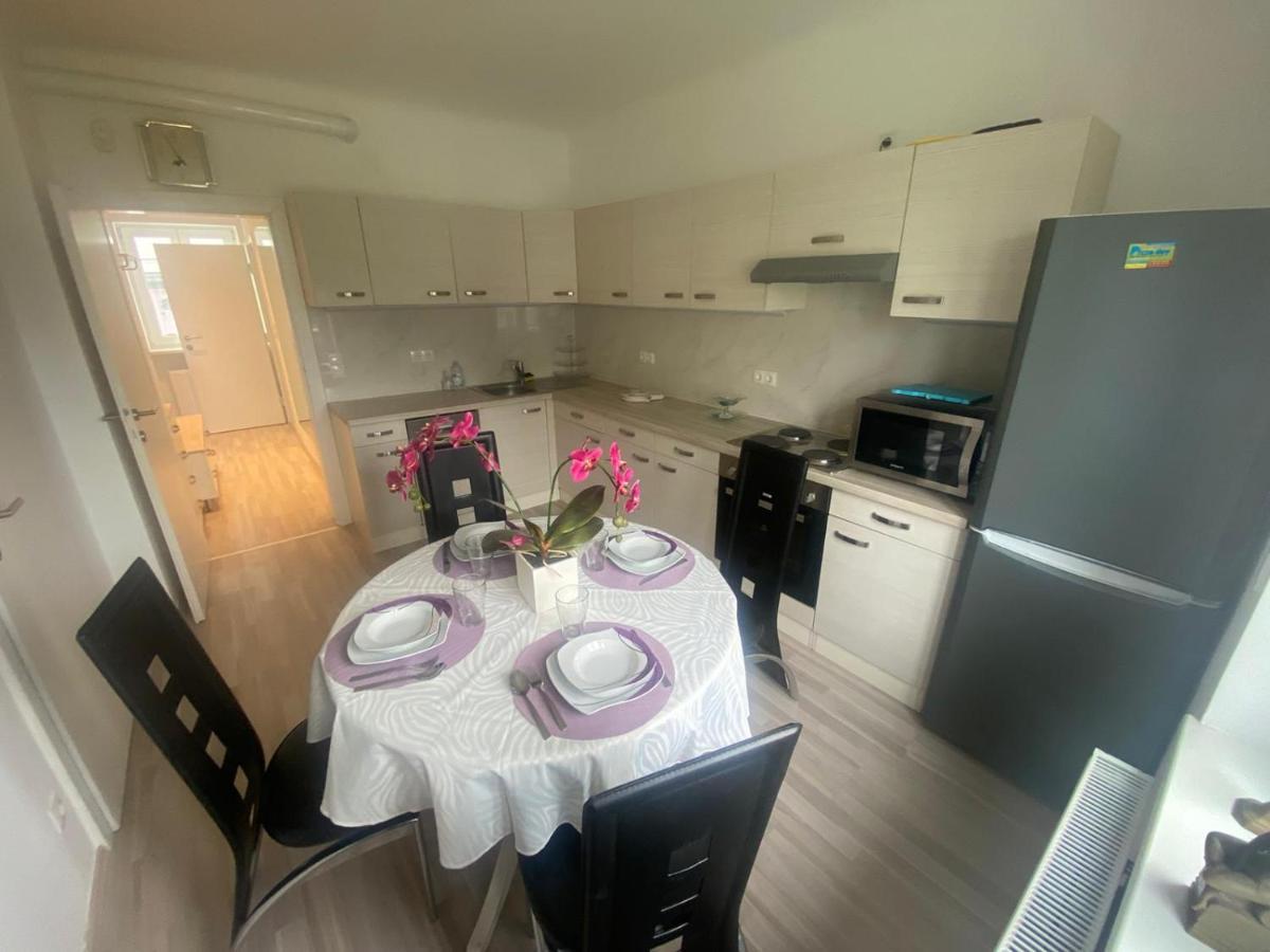 Einfamillienhaus Apartment Rustenfeld Bagian luar foto
