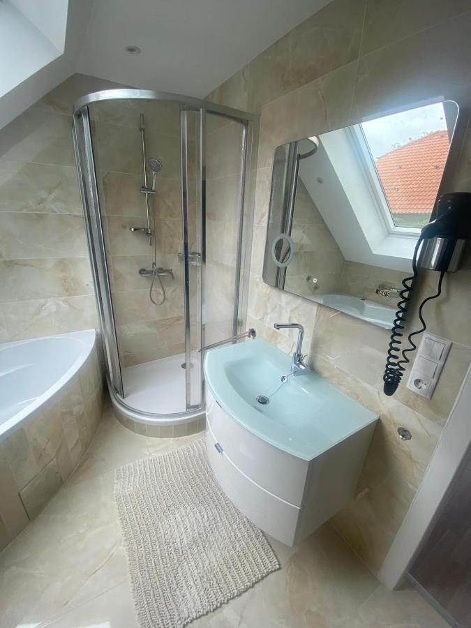 Einfamillienhaus Apartment Rustenfeld Bagian luar foto