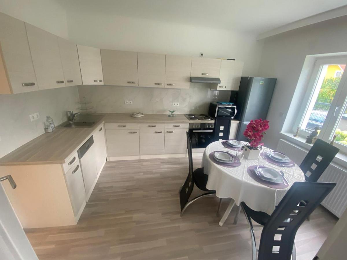 Einfamillienhaus Apartment Rustenfeld Bagian luar foto