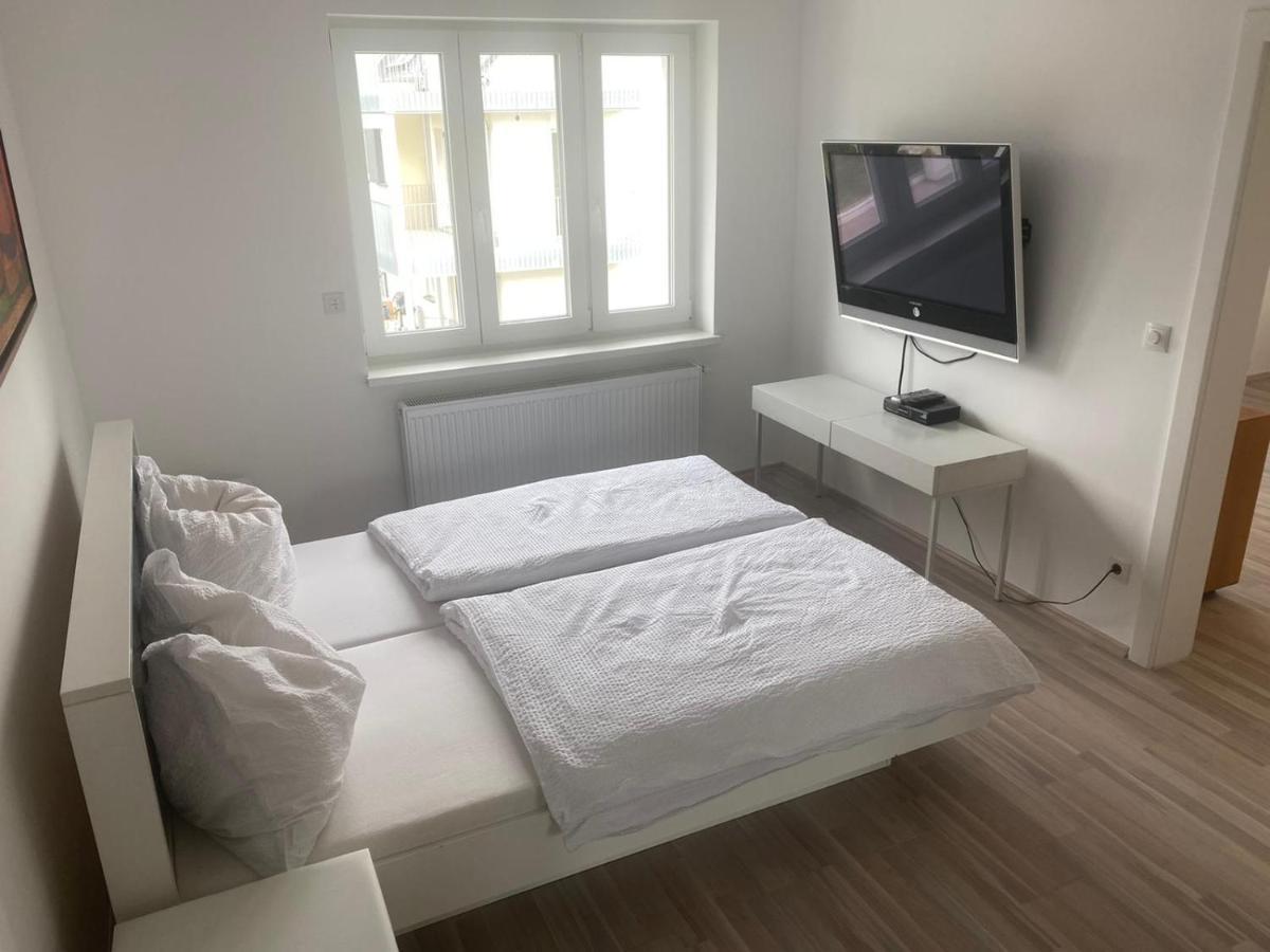 Einfamillienhaus Apartment Rustenfeld Bagian luar foto