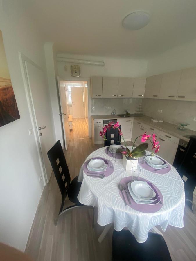 Einfamillienhaus Apartment Rustenfeld Bagian luar foto