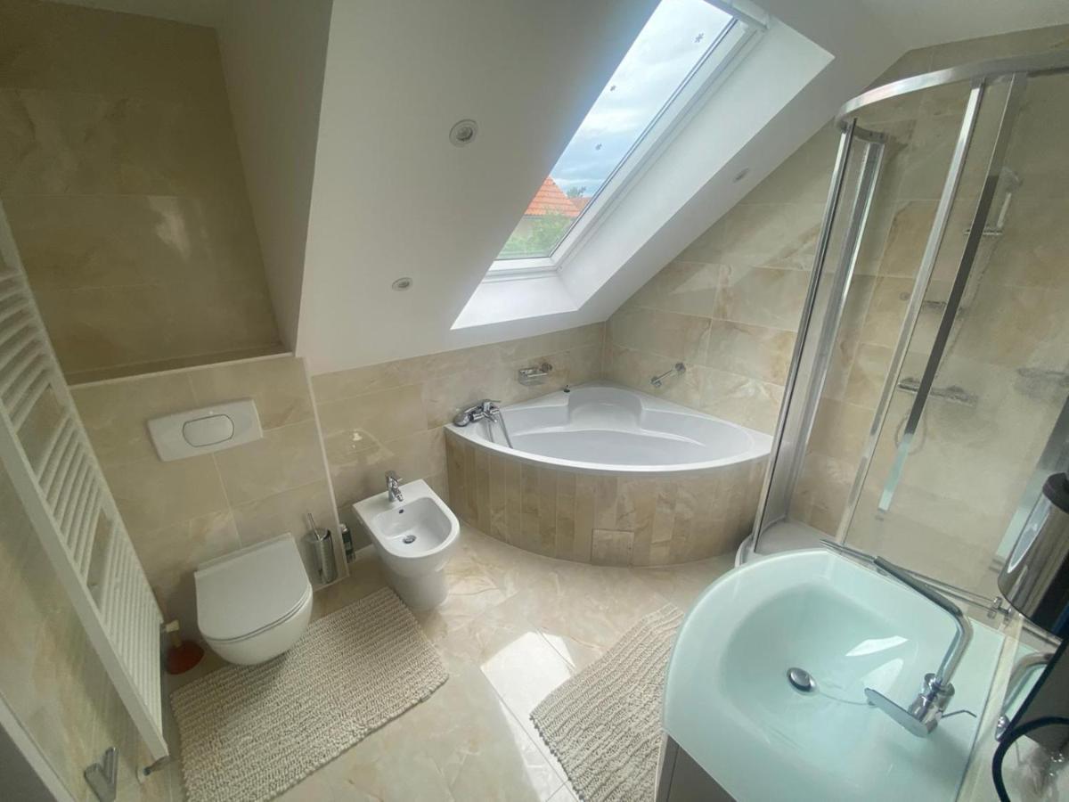 Einfamillienhaus Apartment Rustenfeld Bagian luar foto